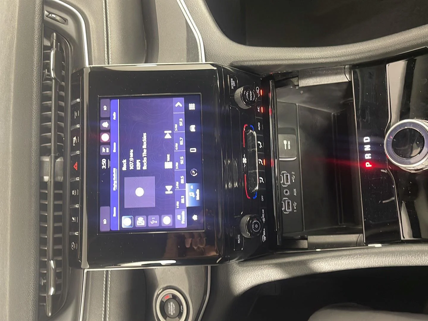 Used 2023 Silver Zynith Jeep Laredo image 22