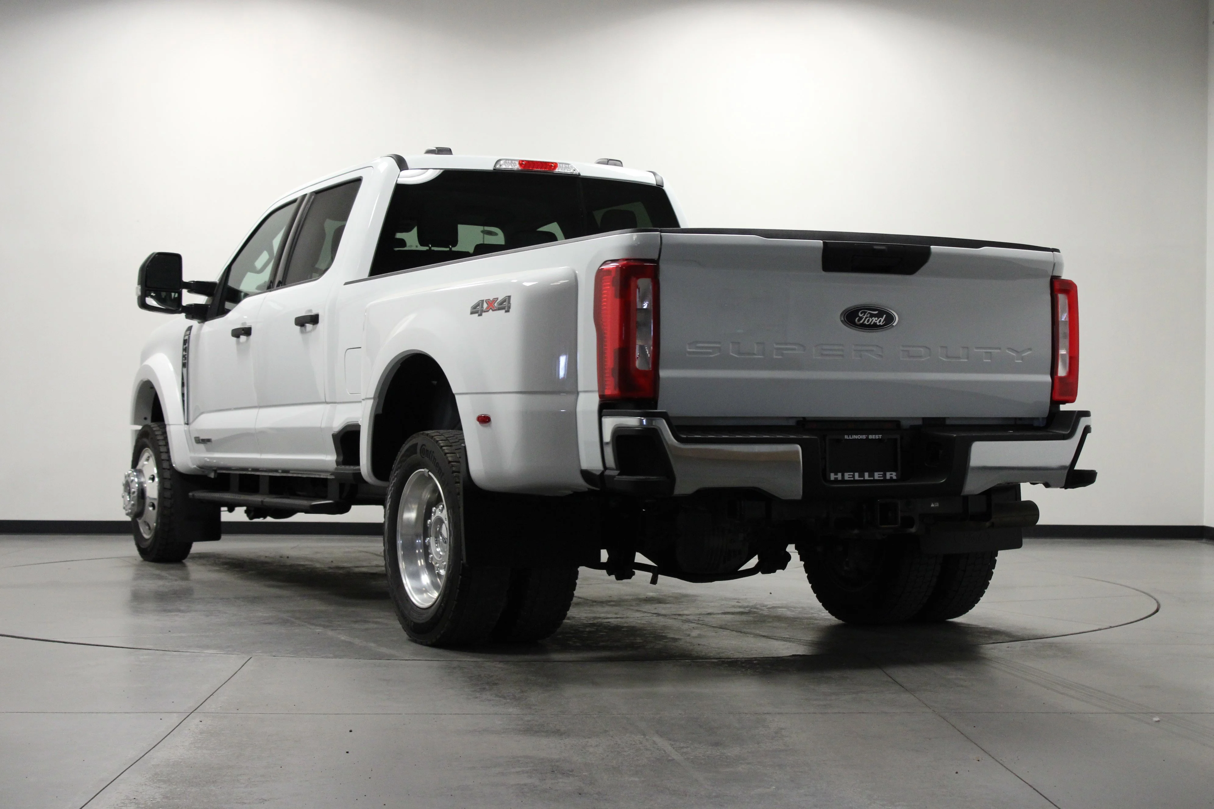 Used 2026 Oxford White Ford XLT image 6