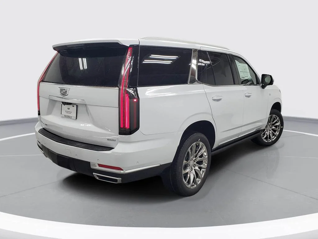 2026 Cadillac Escalade Luxury - Photo 3