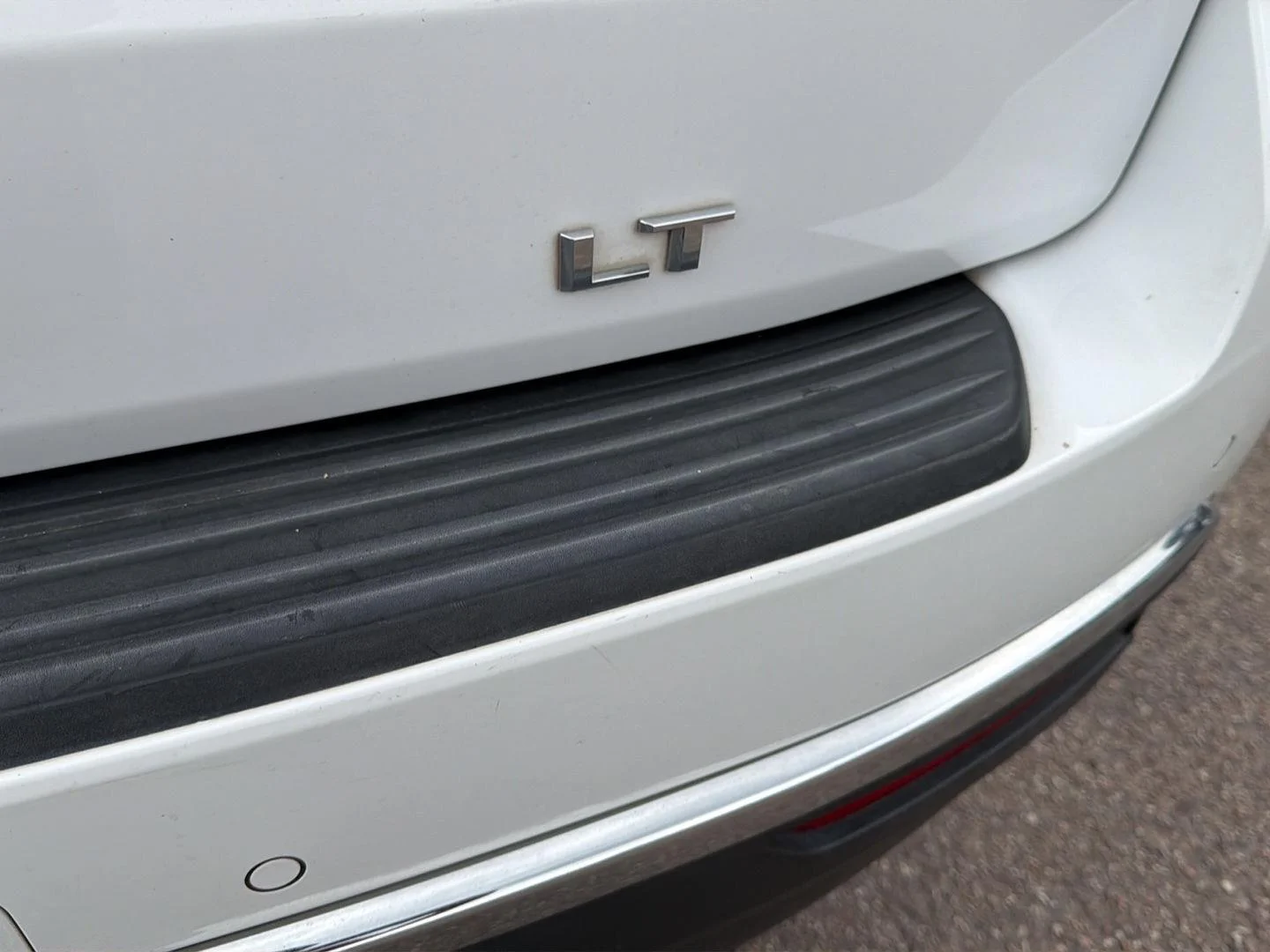 Used 2021 Summit White Chevrolet LT image 8