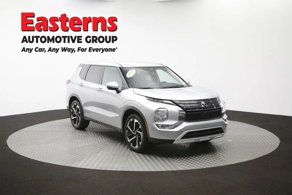 Used 2024 Silver Mitsubishi SE image 50