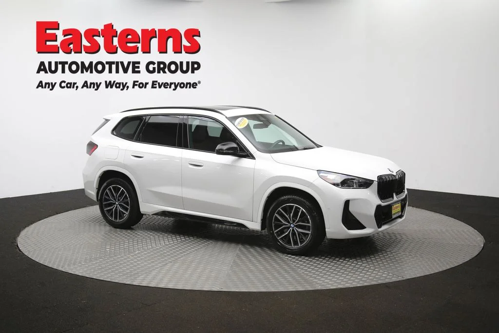 Used 2023 White BMW xDrive28i image 48