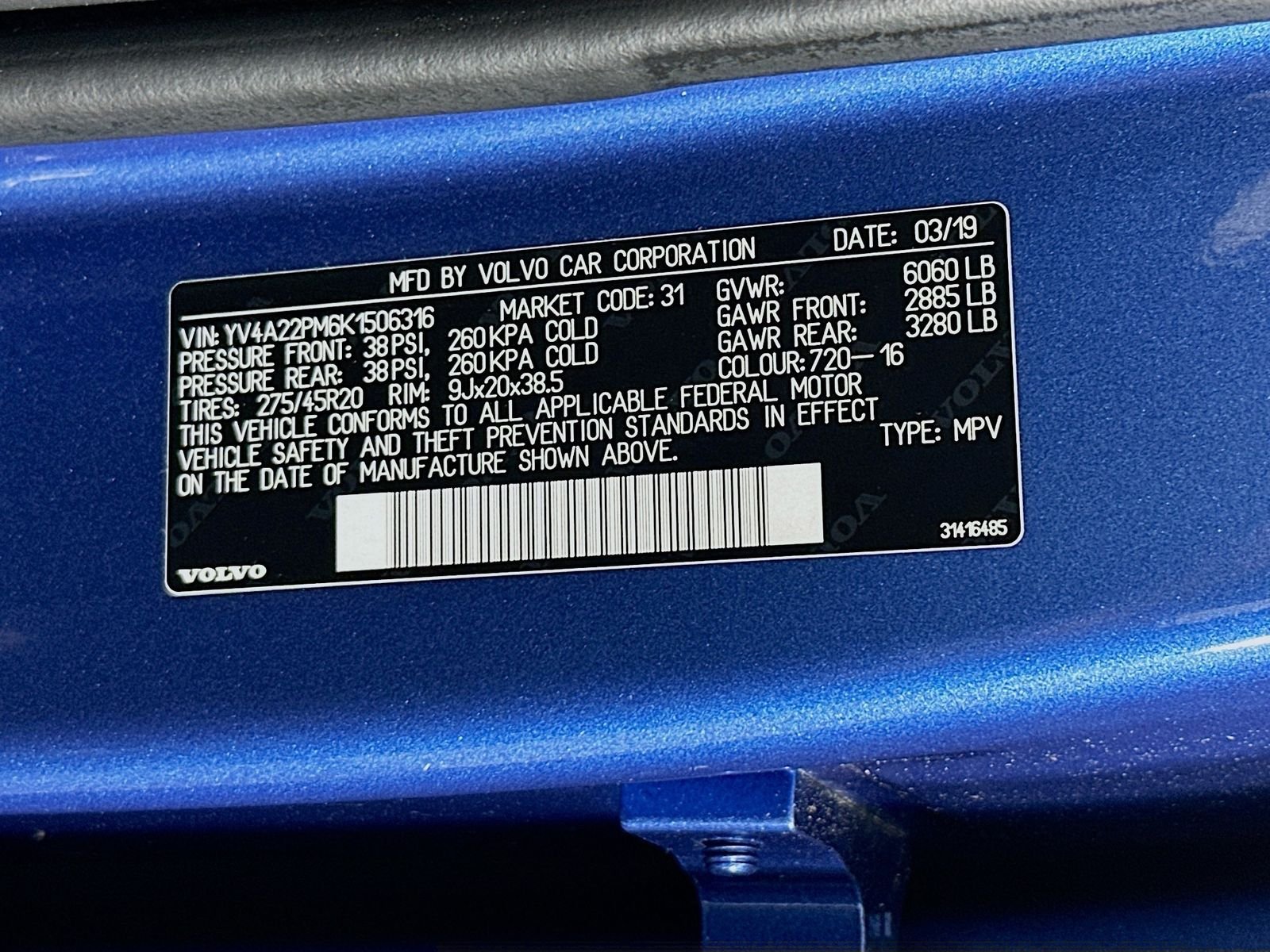 Used 2019 Blue Metallic Volvo T6 R-Design image 35