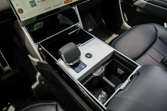 2026 Land Rover Range Rover SE - Photo 32