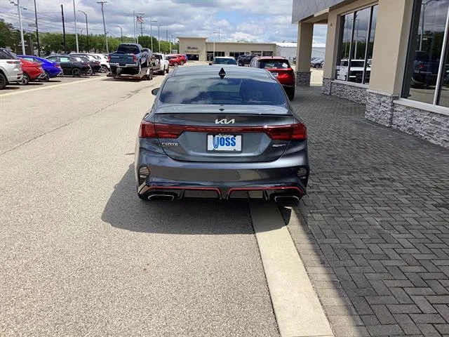 Used 2022 Gravity Gray Kia GT image 5