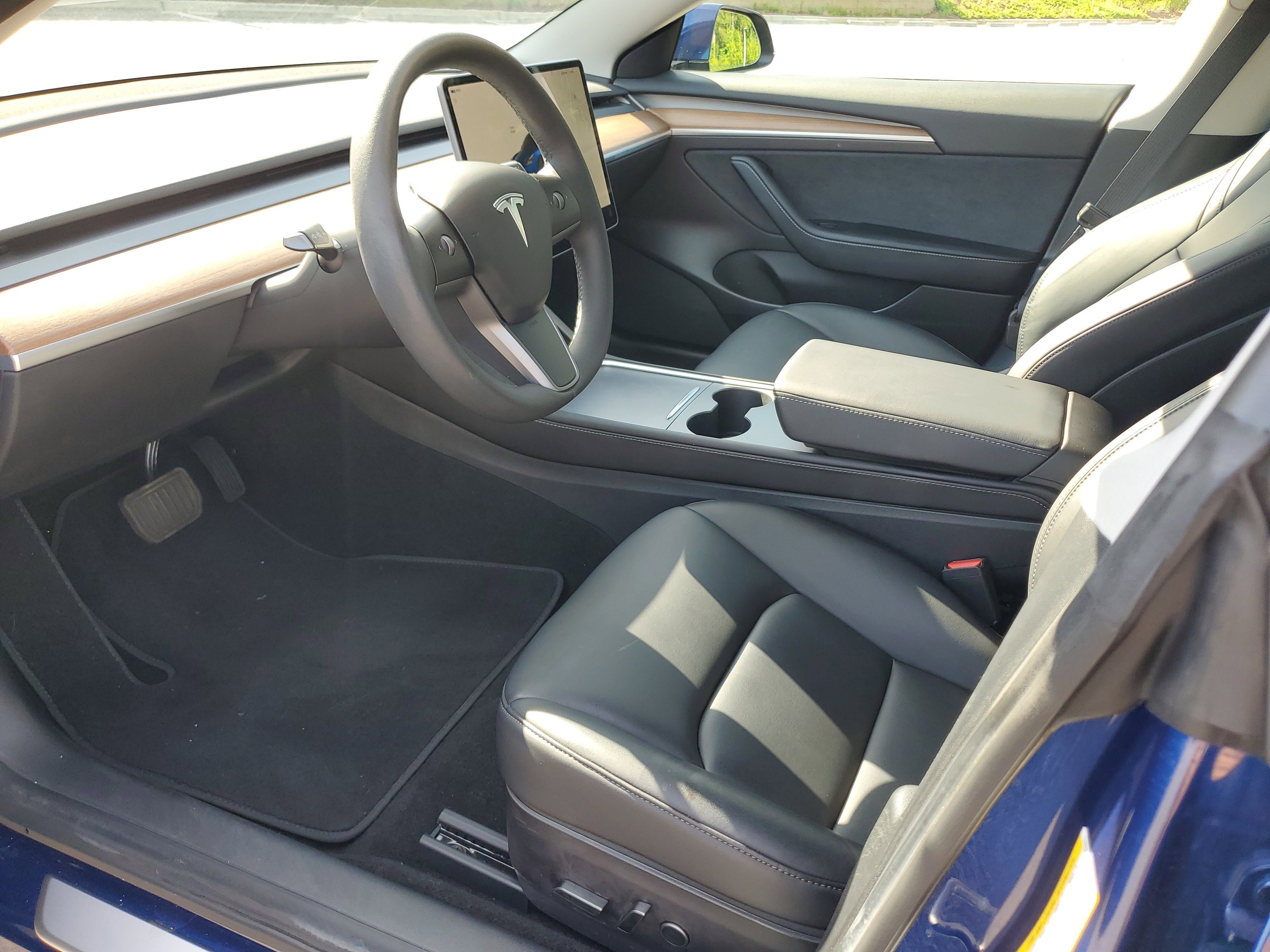 Used 2022  Tesla Long Range image 14