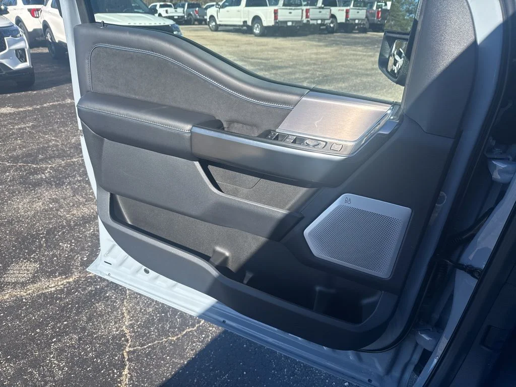 New 2026 Glacier Gray Metallic Tri-Coat Ford F-250® Platinum® image 33