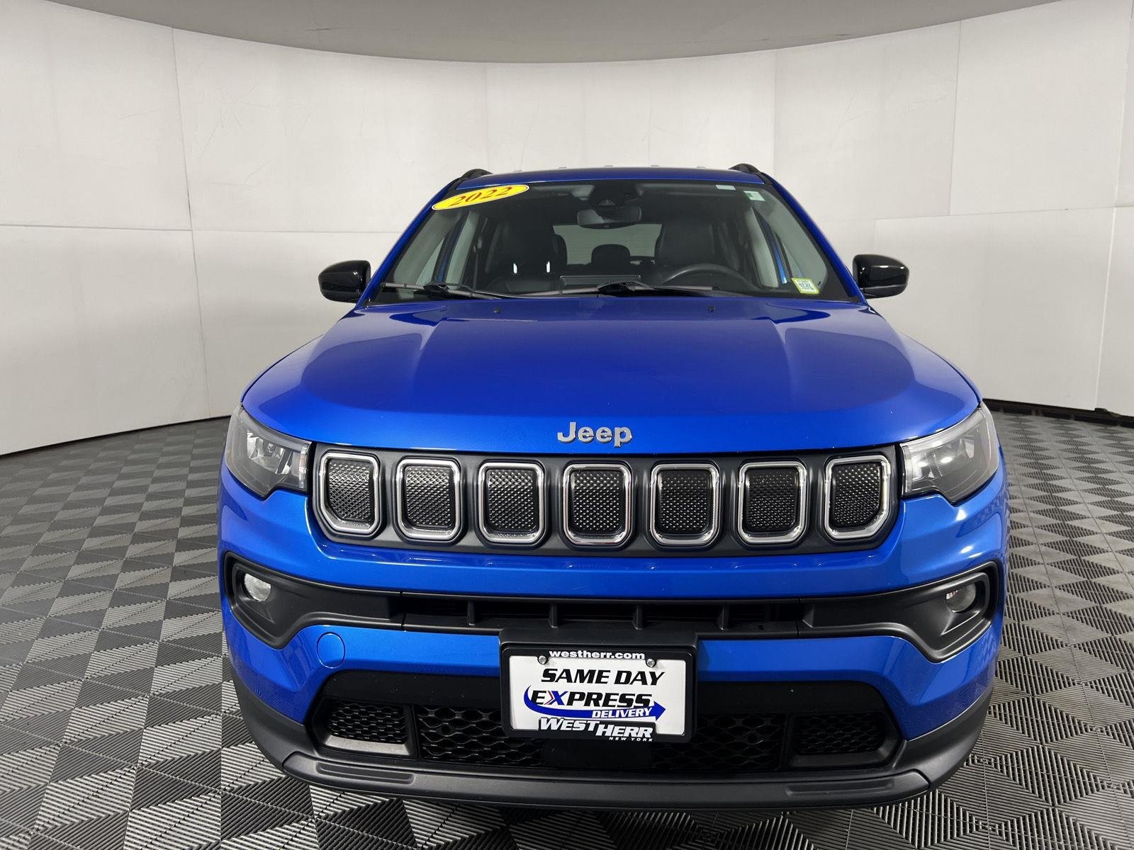 Certified Used 2022 Laser Blue Pearlcoat Jeep Latitude image 2