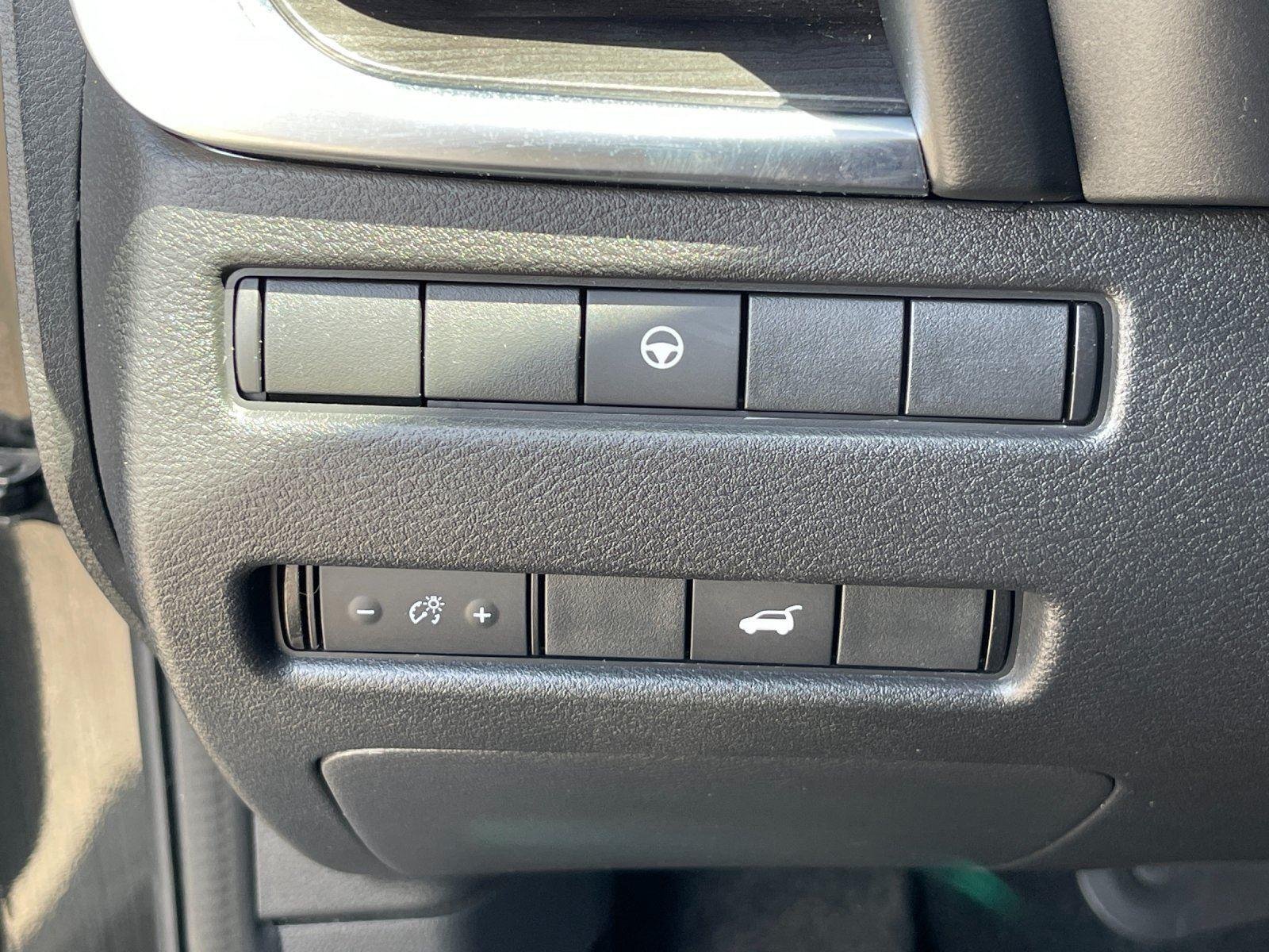 Used 2021 Super Black Nissan SL image 17