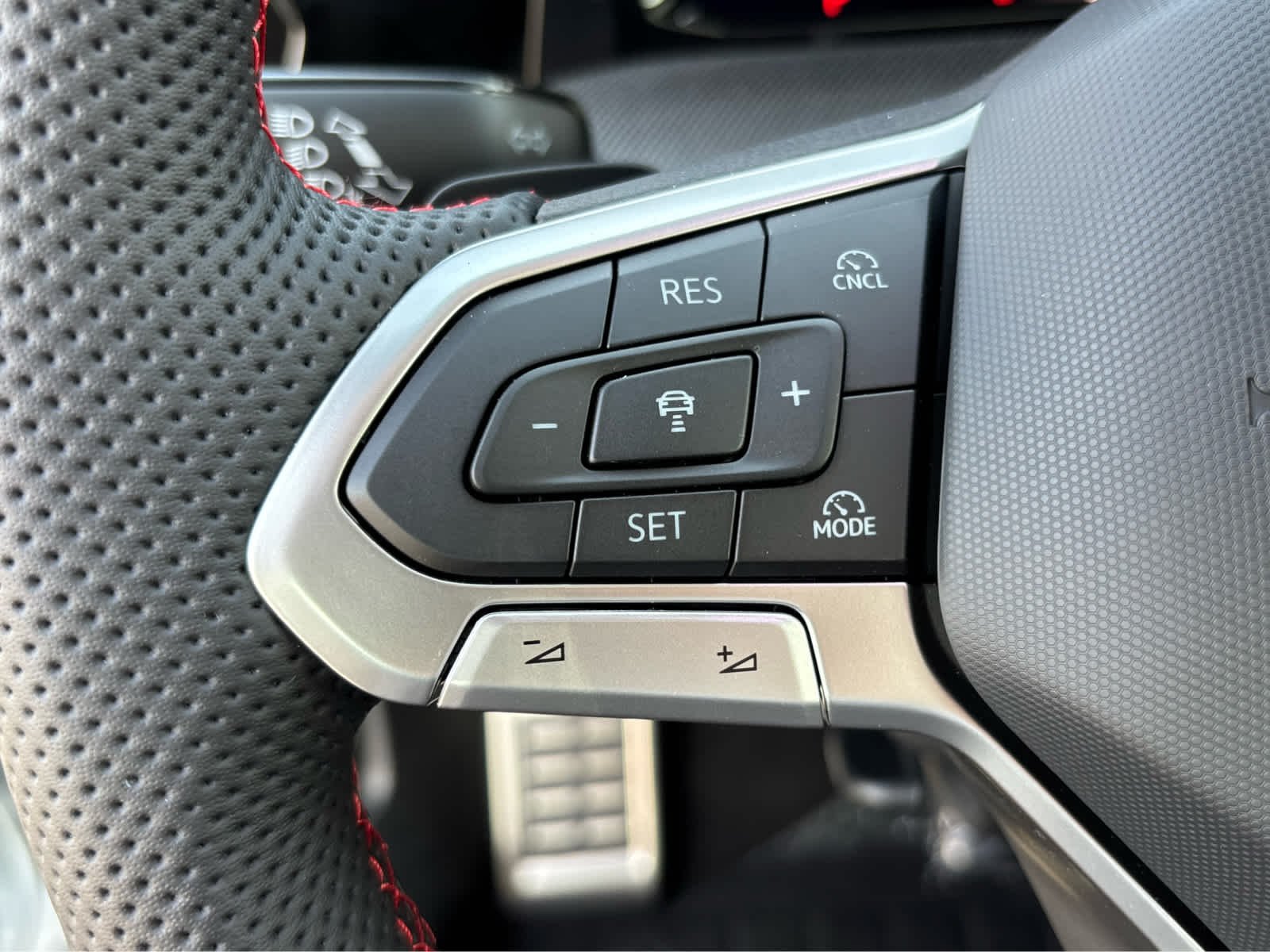 2025 Volkswagen Golf GTI SE - Photo 15