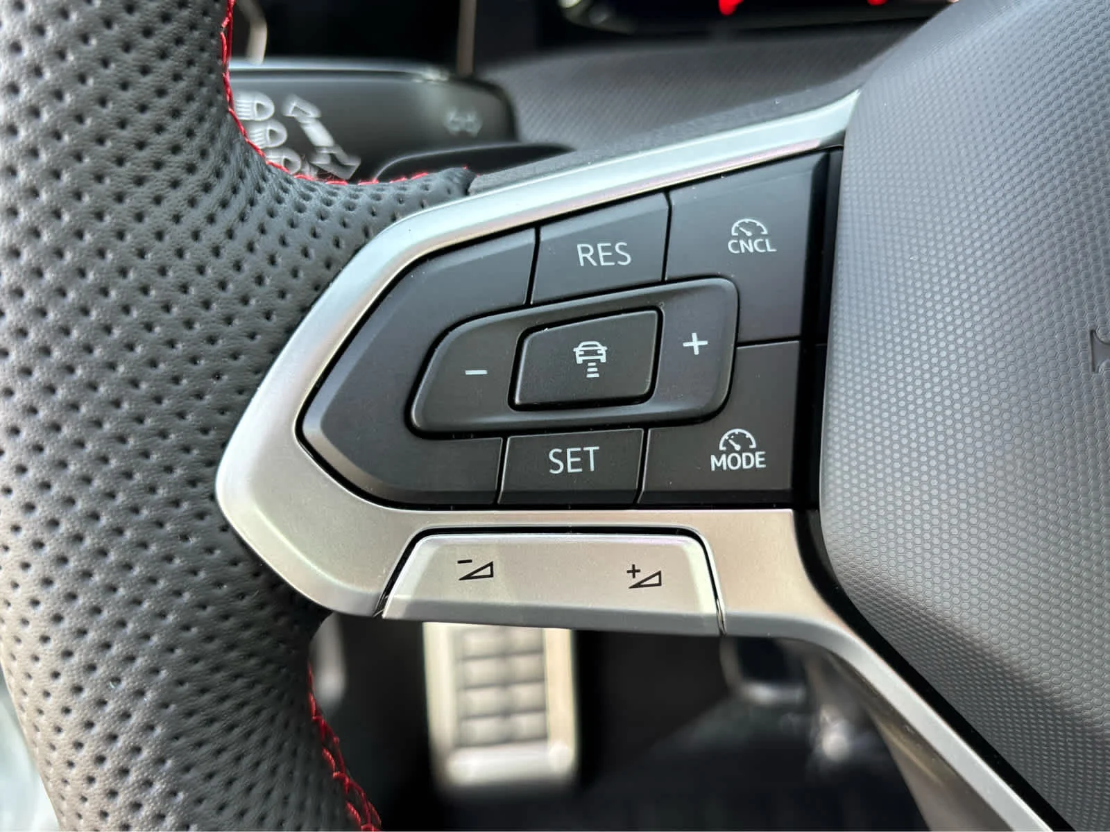 2025 Volkswagen Golf GTI SE - Photo 15