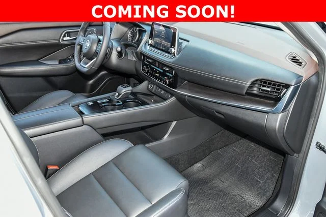 Used 2021 Gray Nissan SL image 25