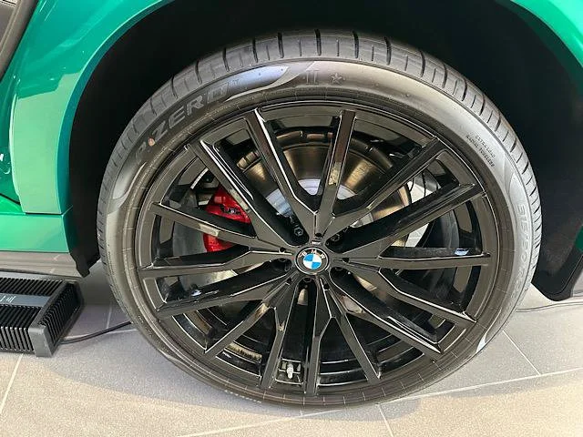 New 2027 Isle of Man Green Metallic BMW M60i image 7
