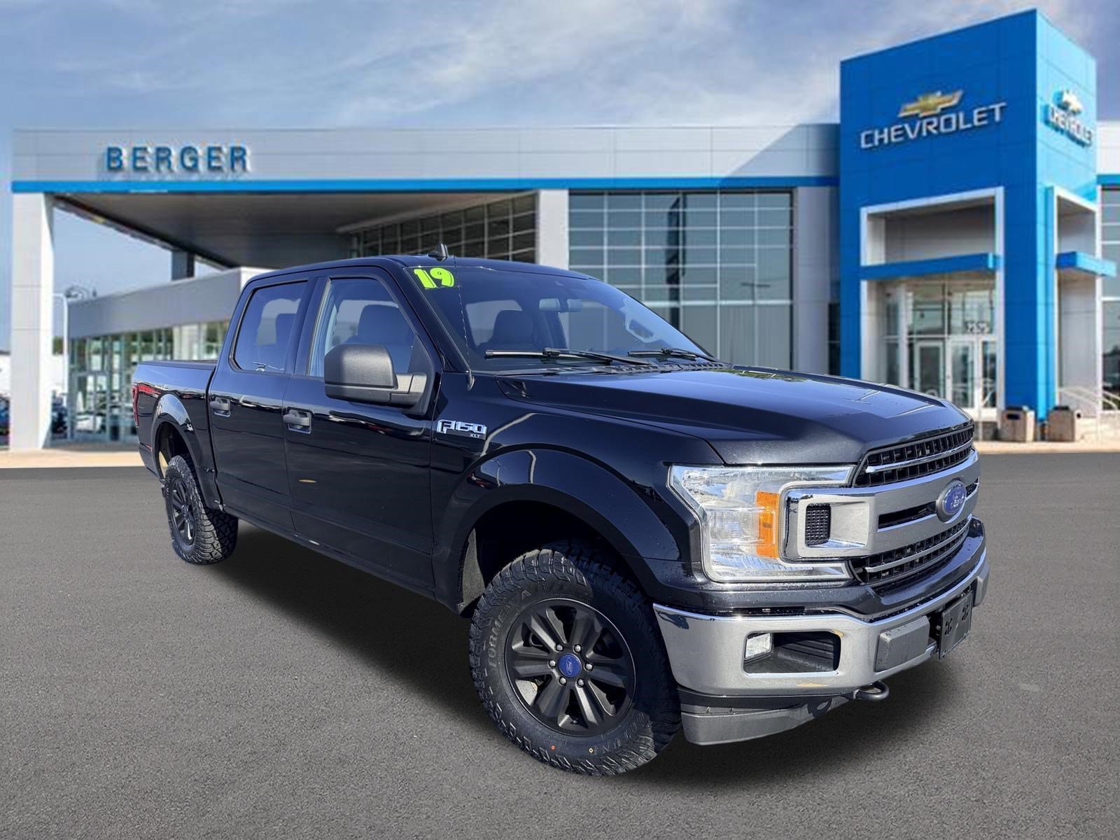 Used 2019 Black Ford XLT image 1