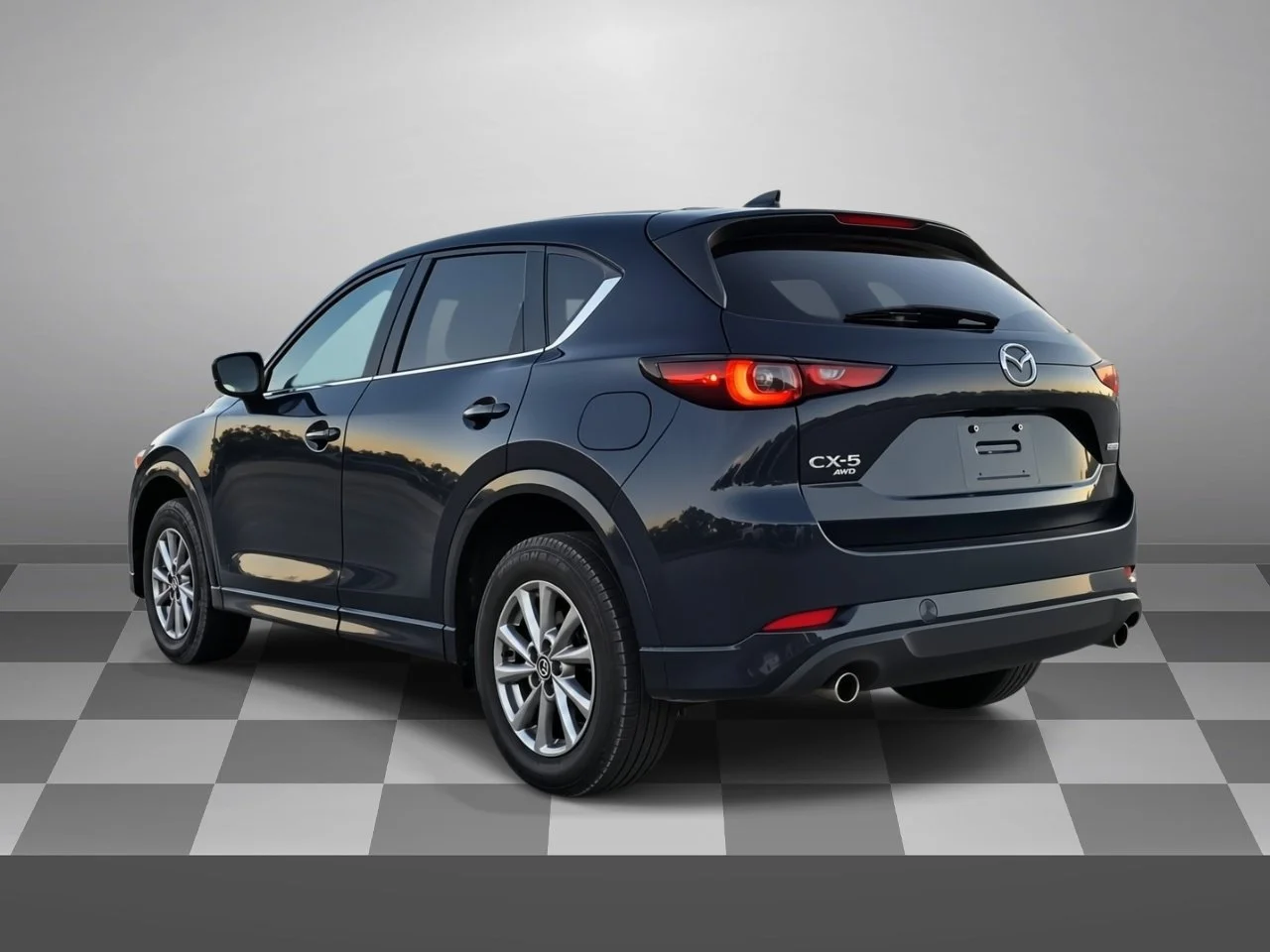 Used 2025  Mazda 2.5 S Preferred Package image 3