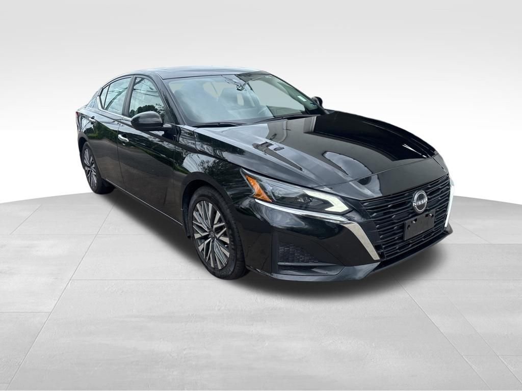 Used 2024 Black Nissan 2.5 SV image 10