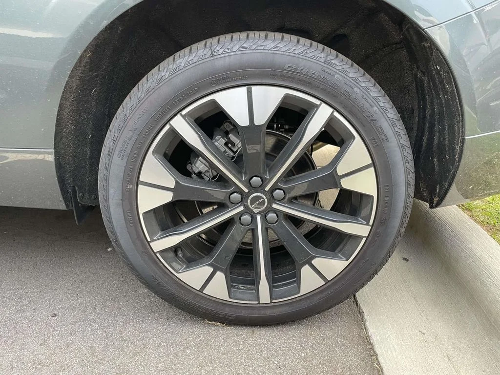 Used 2026 Forest Lake Volvo Plus image 5