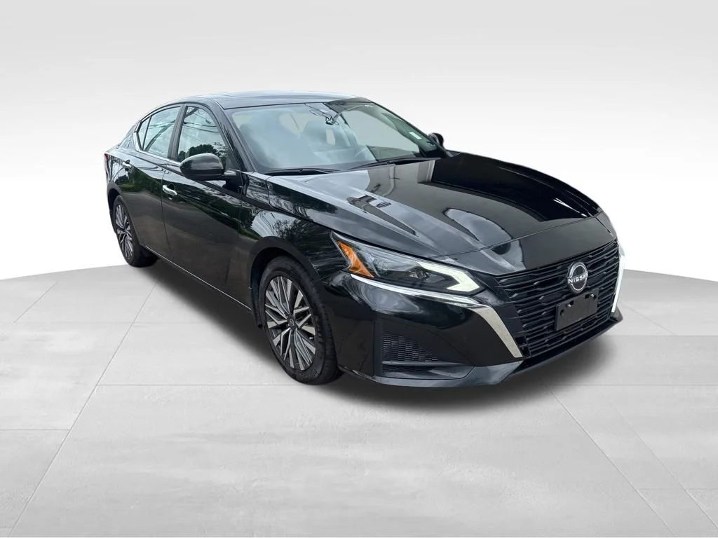 Used 2024 Black Nissan 2.5 SV image 10