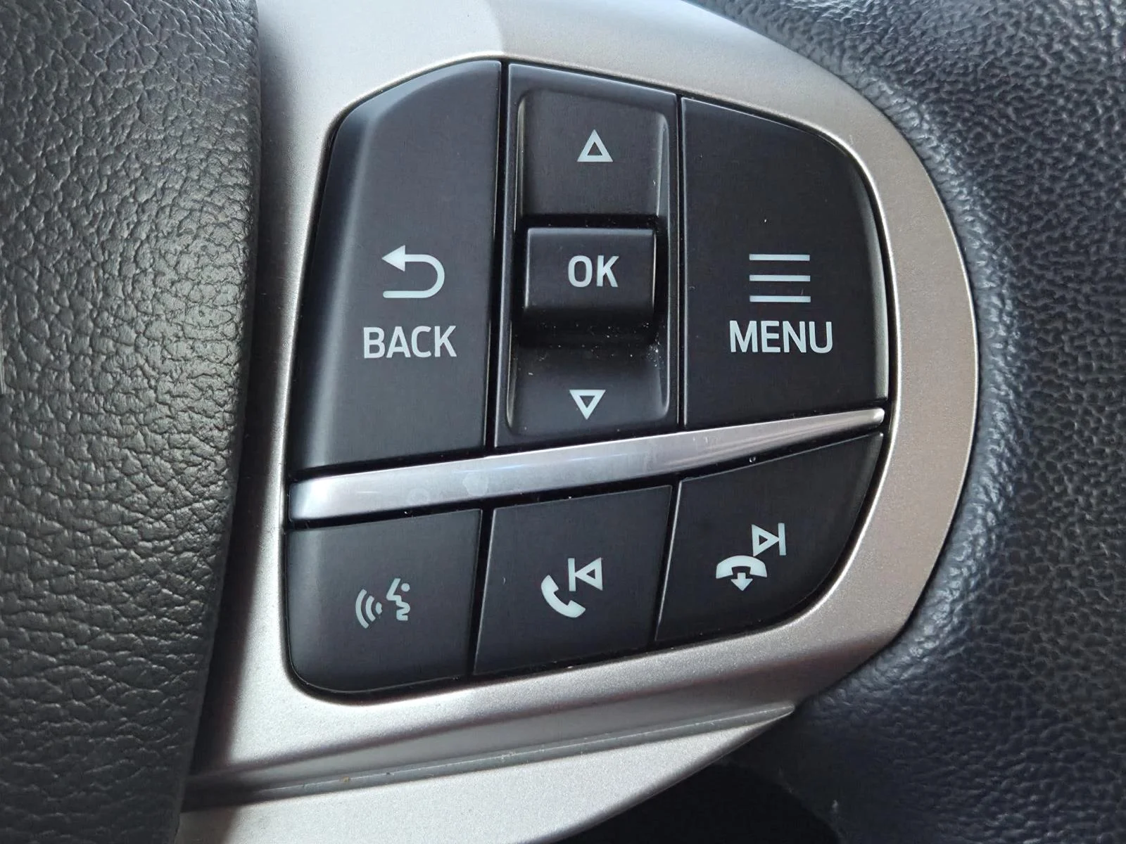 Used 2022 Black Ford XLT 4WD image 23