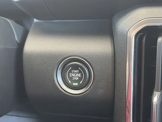 New 2026 White GMC Elevation image 10