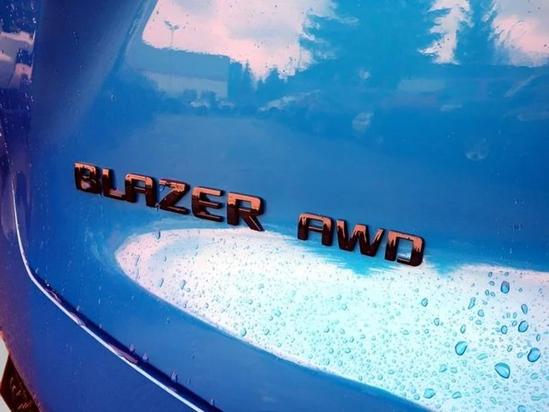 Used 2025 Riptide Blue Metallic Chevrolet RS image 6
