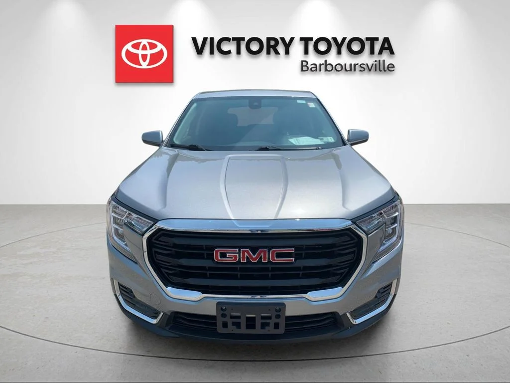 Used 2024 Silver GMC SLE image 8