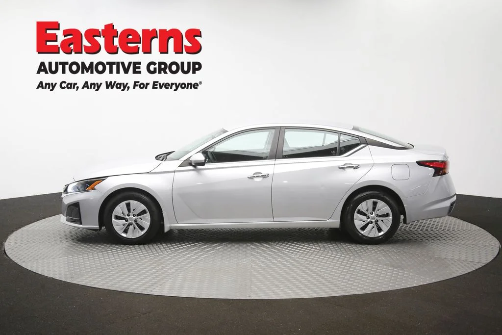 Used 2023 Silver Nissan 2.5 S image 58