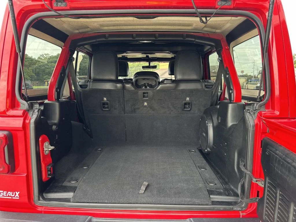 Used 2018 Red Jeep Unlimited Rubicon image 19