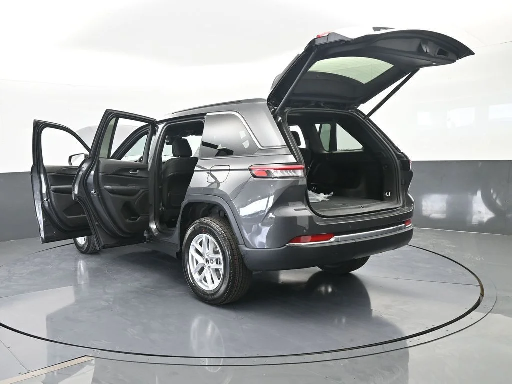 New 2026 Baltic Gray Metallic Clearcoat Jeep Laredo X image 73