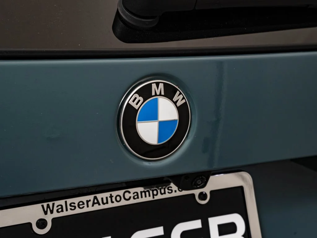 New 2026 Cape York Green Metallic BMW xDrive28i image 17
