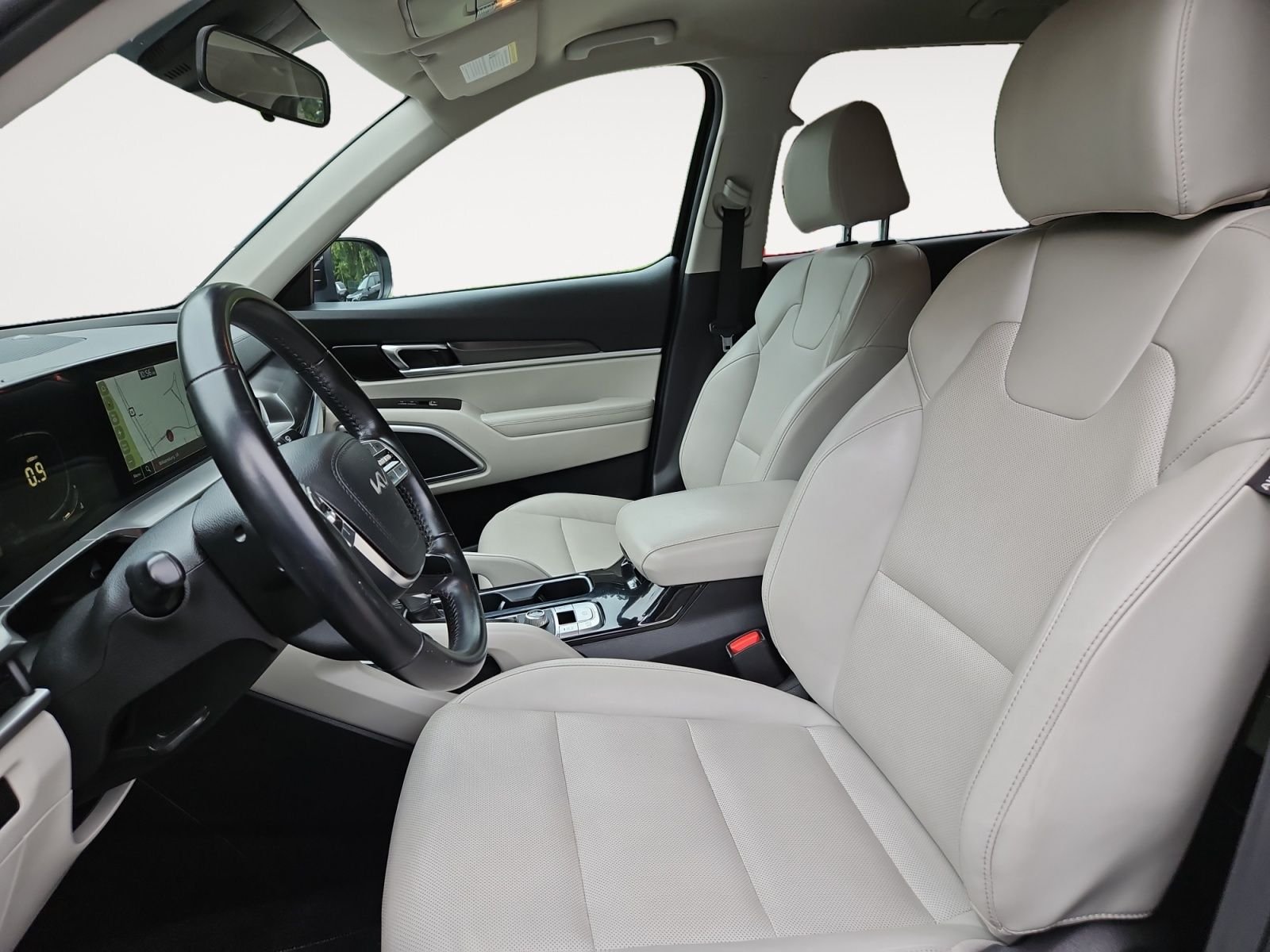 Used 2023 Black Kia S image 9