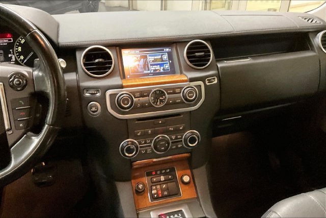 Used 2016 Blue Land Rover HSE image 5