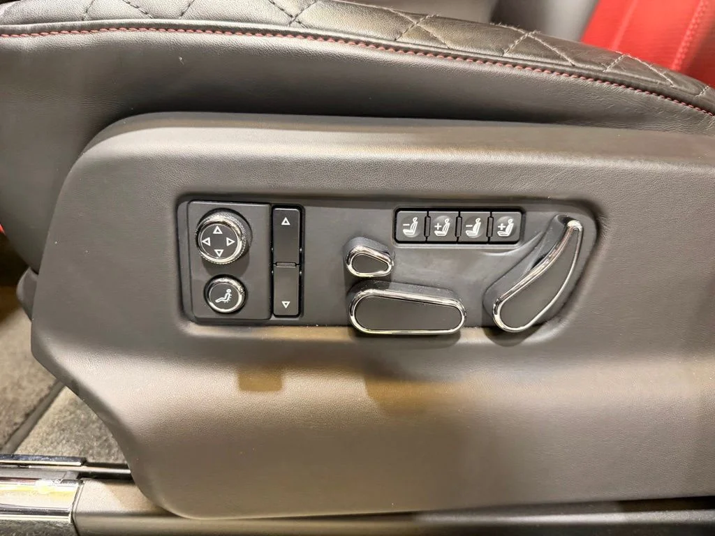 Used 2018  Bentley W12 image 28