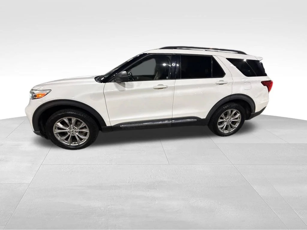 Used 2020 White Ford XLT image 2
