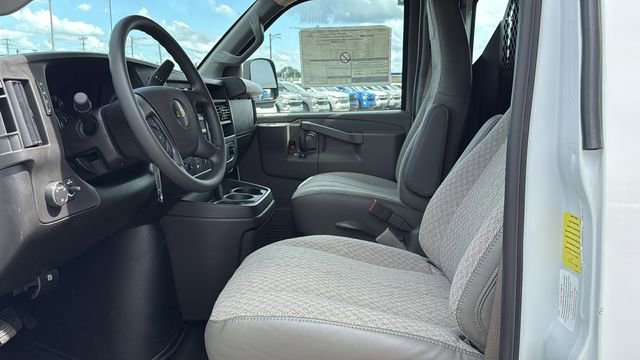 2025 Chevrolet Express Cargo Work Van - Photo 11