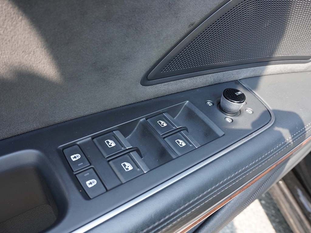 Used 2020 Black Audi 4.0 image 43