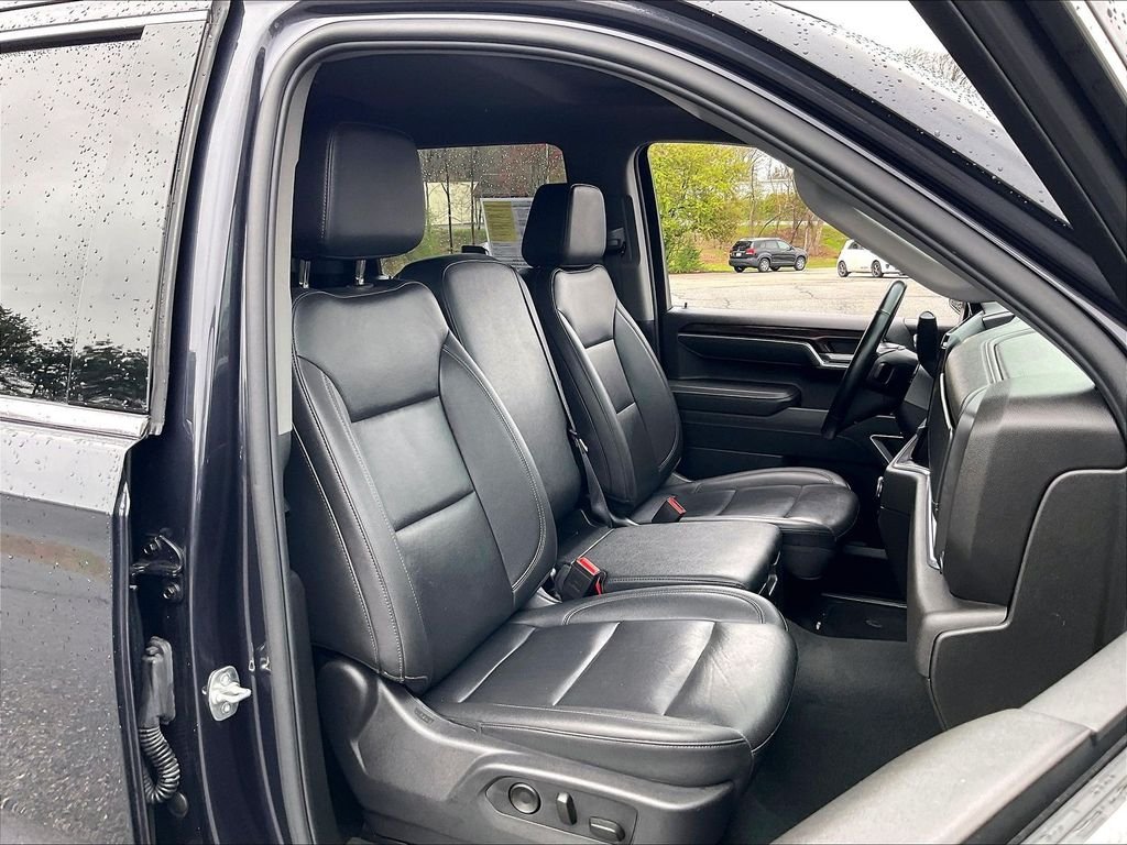 Used 2025 Silver GMC SLT image 11