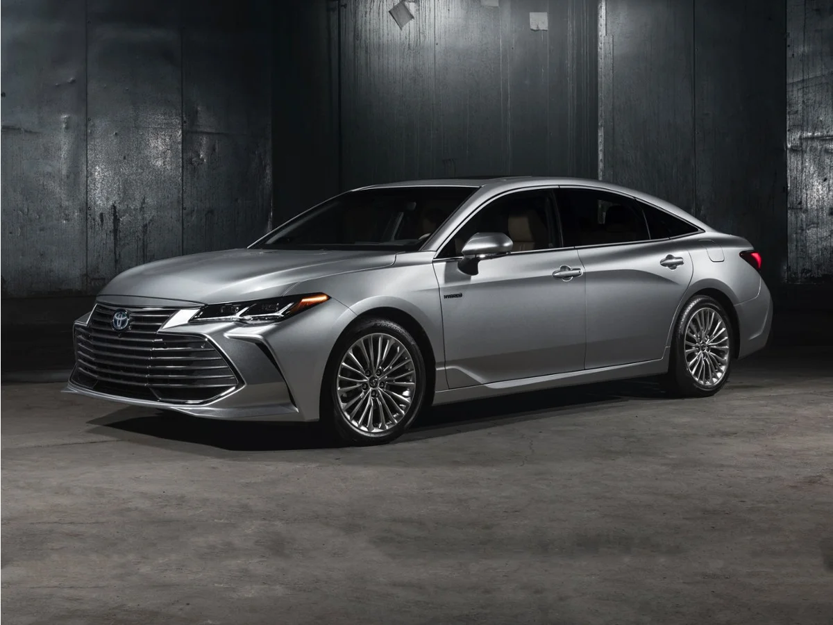 2020 Toyota Avalon Limited Hybrid's photo