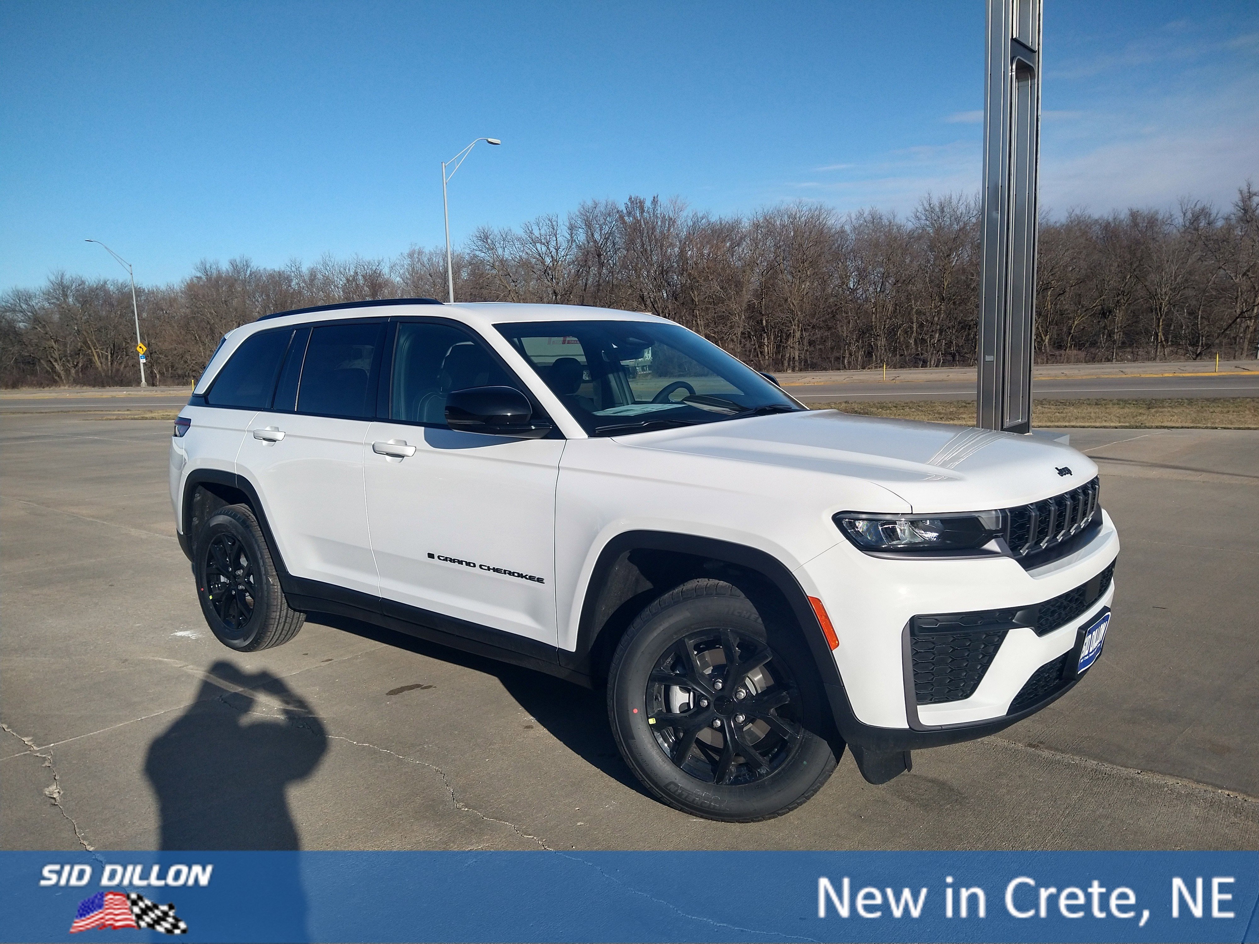 New 2026 Bright White Clearcoat Jeep Laredo Altitude image 15