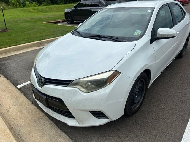 Used 2015 Toyota Corolla LE with VIN 5YFBURHE1FP207142 for sale in Southaven, MS