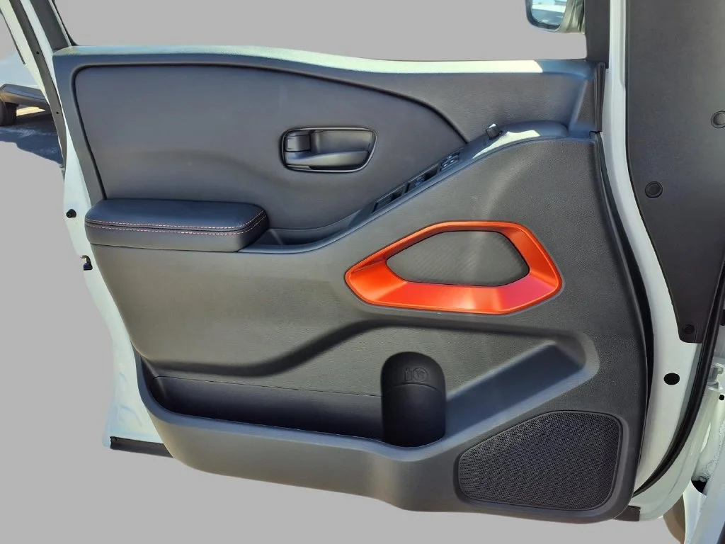 New 2027 White Nissan PRO-4X image 18