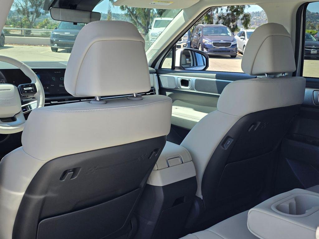 New 2026 White Hyundai SEL FWD image 18