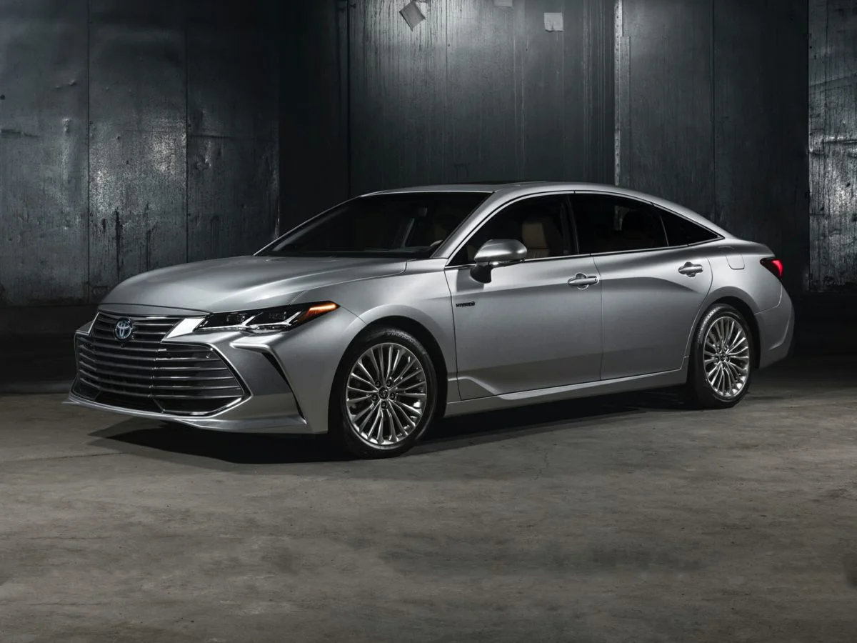 2022 Toyota Avalon XSE Nightshade Hybrid's photo
