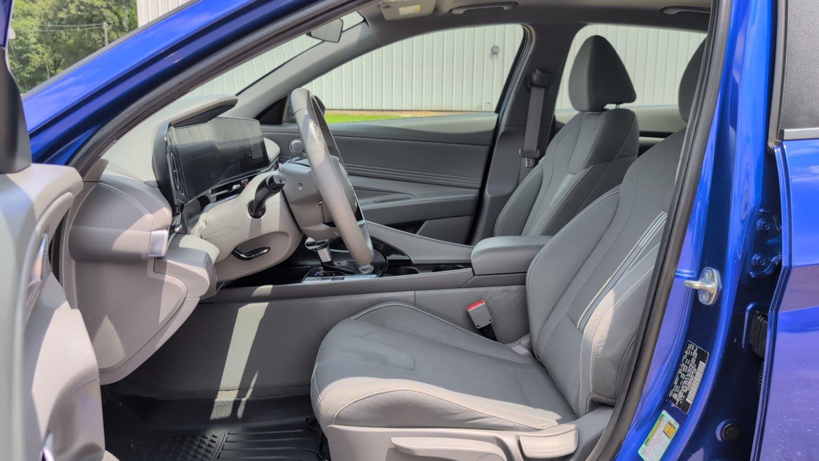 Used 2025 Intense Blue Hyundai SEL Convenience image 13