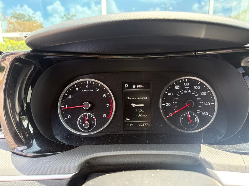 Used 2024 White Kia GT-Line image 15