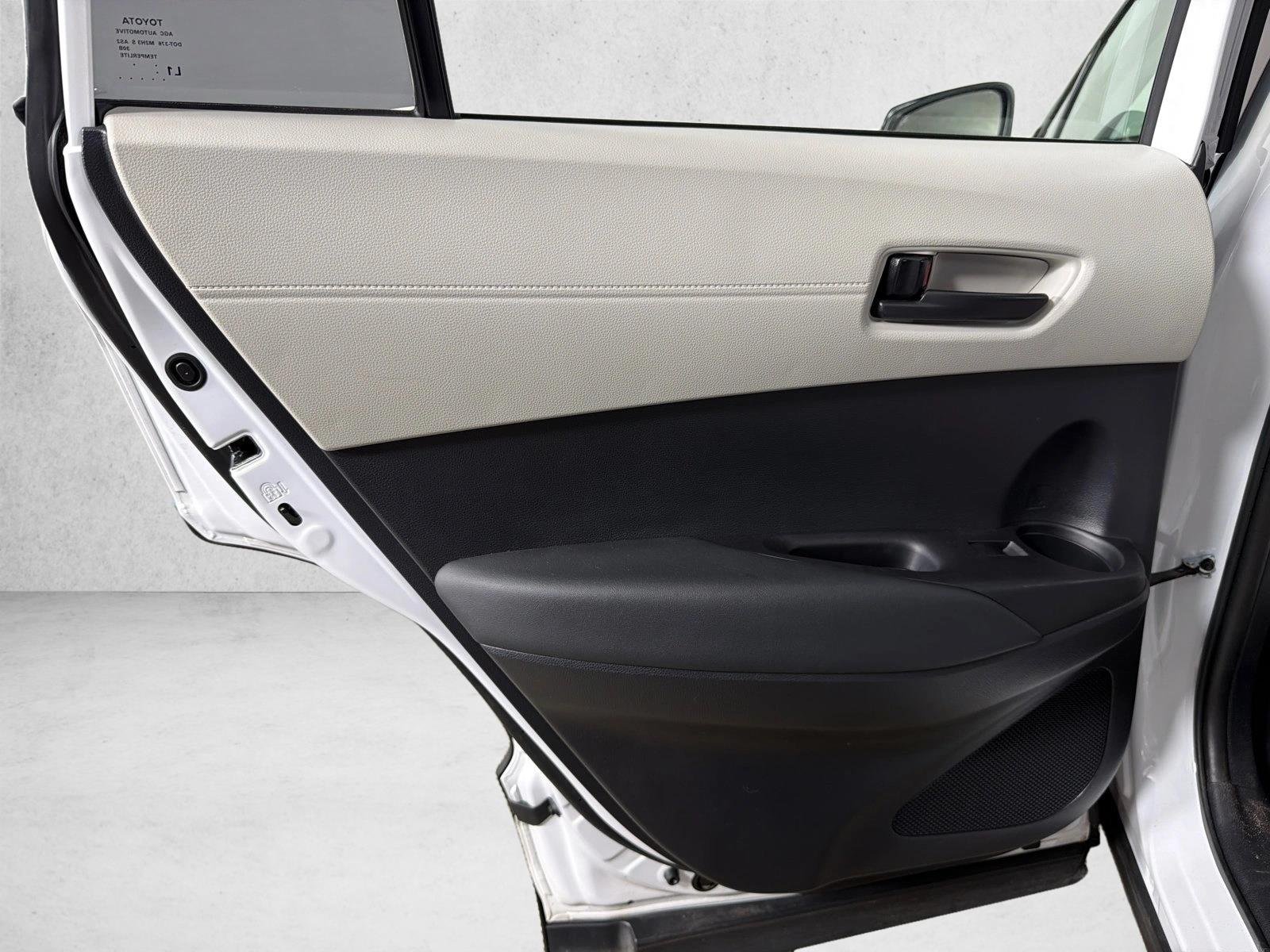 Certified Used 2025 Wind Chill Pearl Toyota L image 21