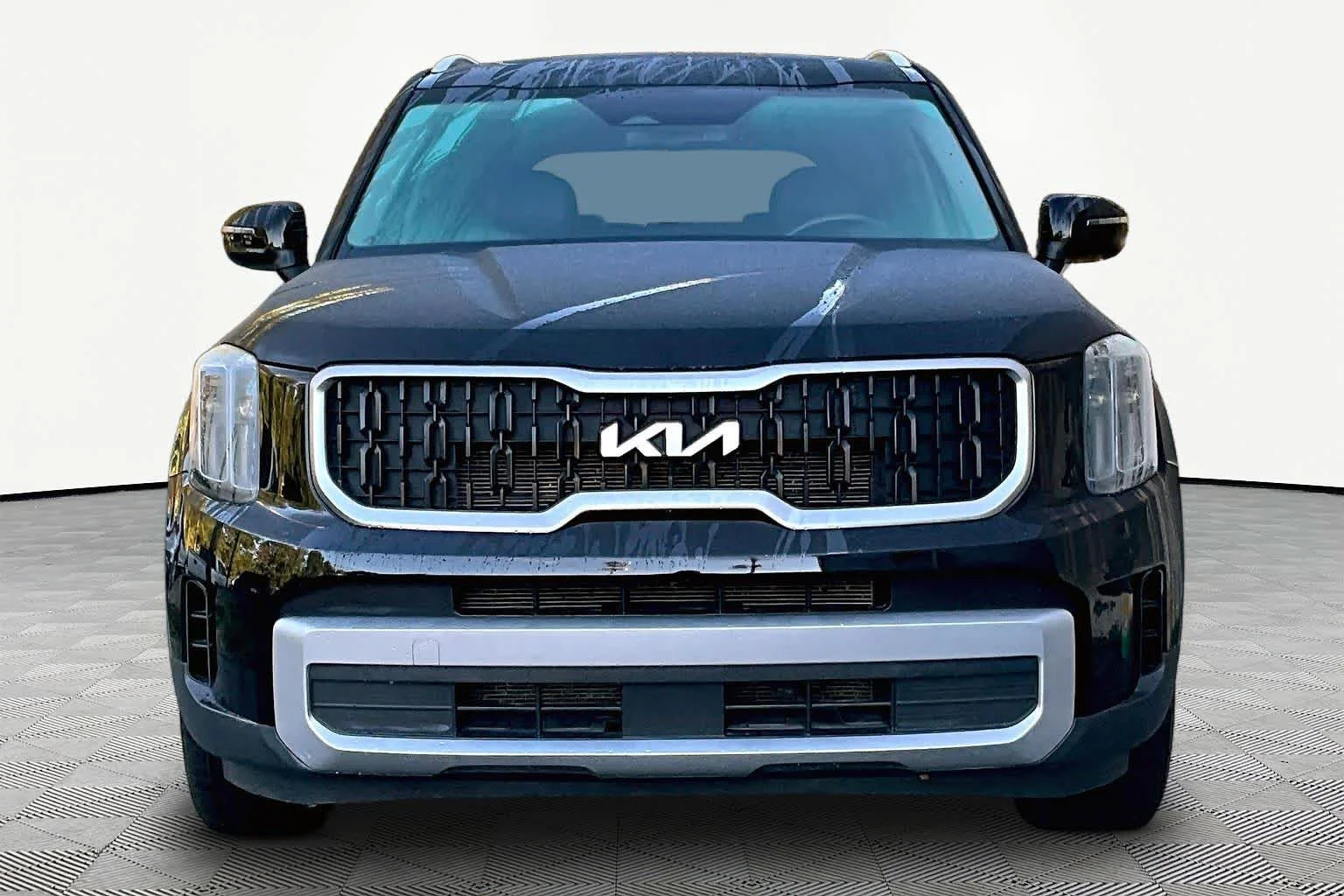 Used 2023 Ebony Black Kia EX image 4