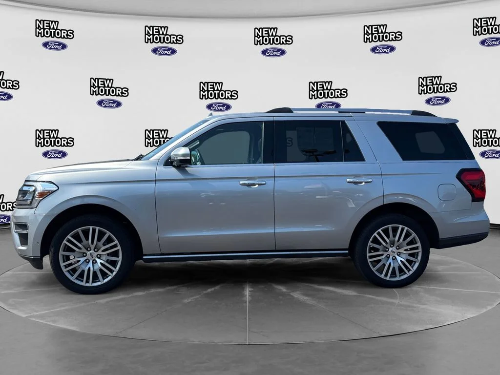 Used 2022 Silver Metallic Ford Limited image 2