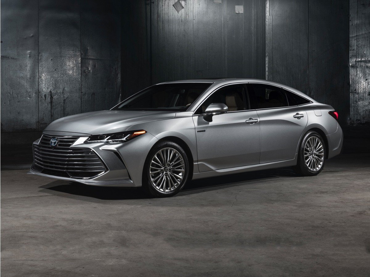 2022 Toyota Avalon XSE Nightshade Hybrid's photo