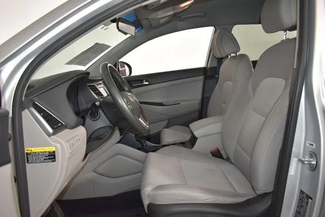 Used 2017 Silver Hyundai Sport image 31